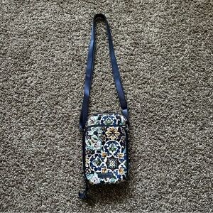 Vera Bradley RFID Petite Cellphone Crossbody in Pattern Lisbon Medallion Cool